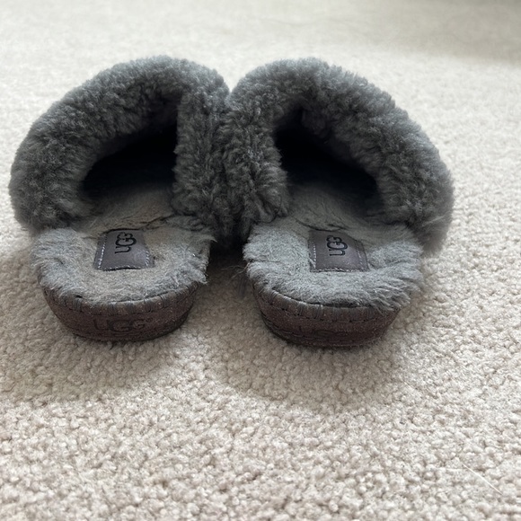UGG® Official | Women UGG black and grey slippers